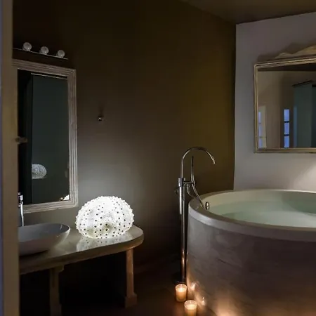 게스트하우스 Amoudi 이아