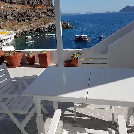 Amoudi בית הארחה