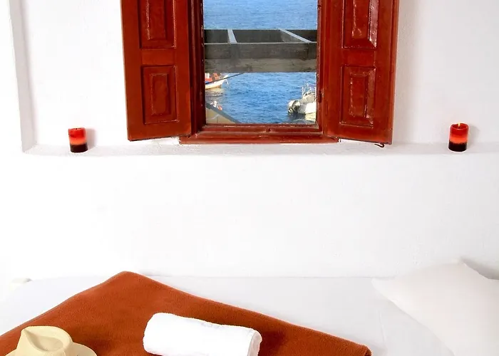 Amoudi 2* Oia (Santorini)